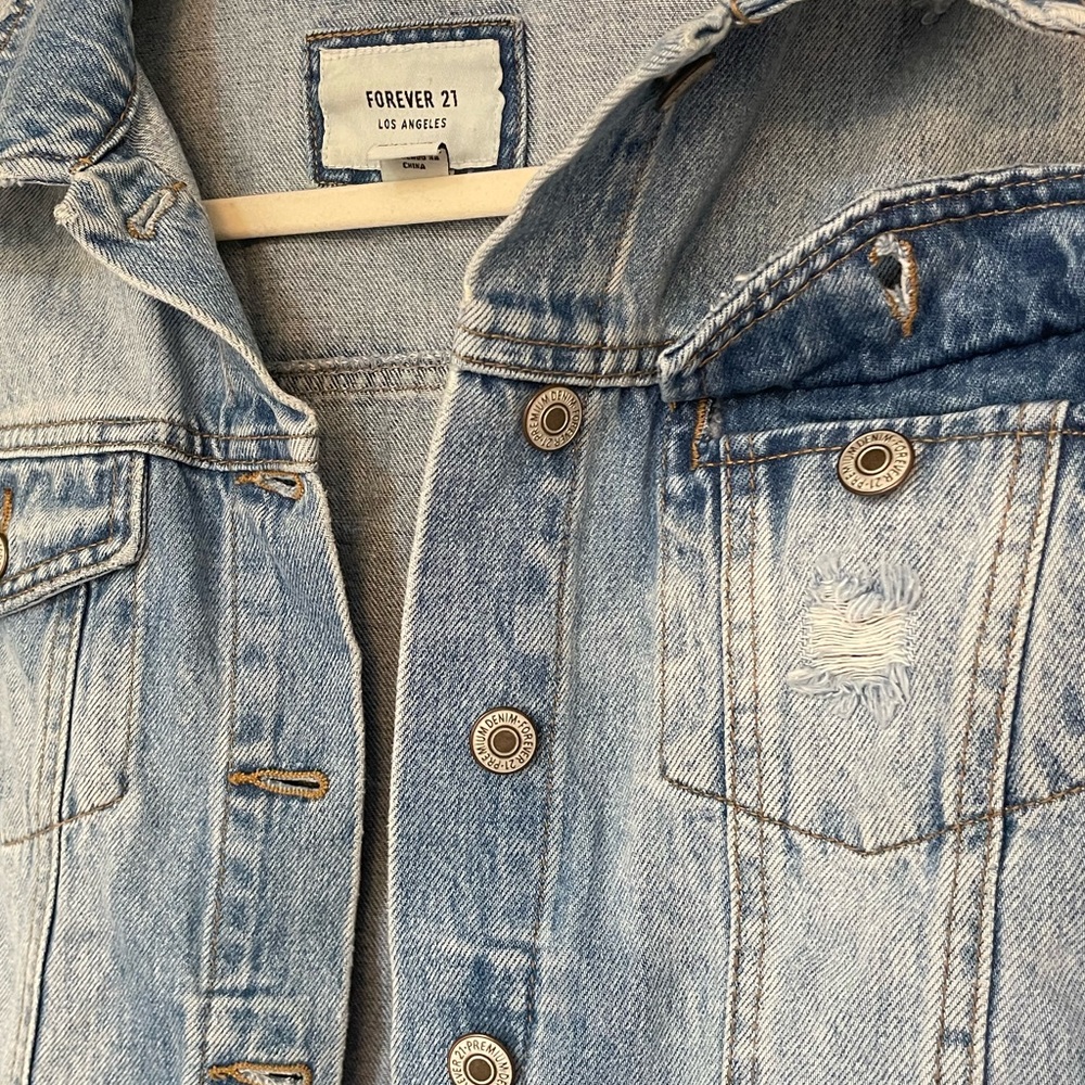 Cropped Jean Jacket - Picture 5 of 8